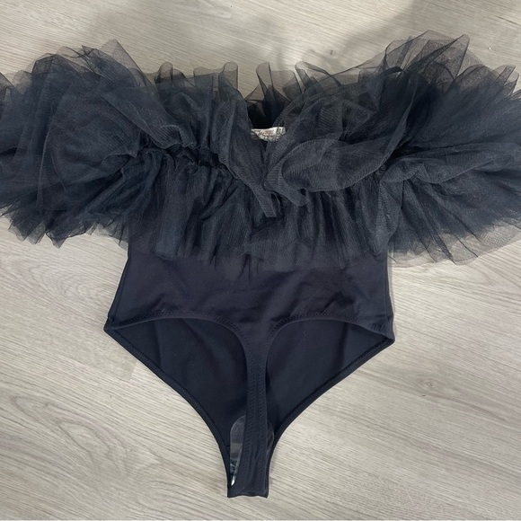 NWT FREE PEOPLE Big Love Black Ruffle Off the Shoulder Bodysuit size X Small - Picture 7 of 9